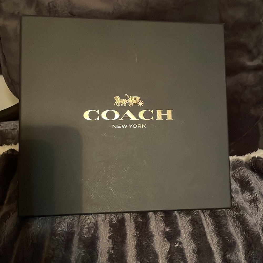 Embroidered Beanie Box  NWT - Picture 2 of 2
